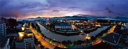 牛战将烤肉饭披萨