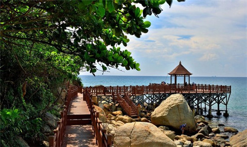 奶茶哪个品牌加盟费低，波叔奶茶加盟前景怎么样